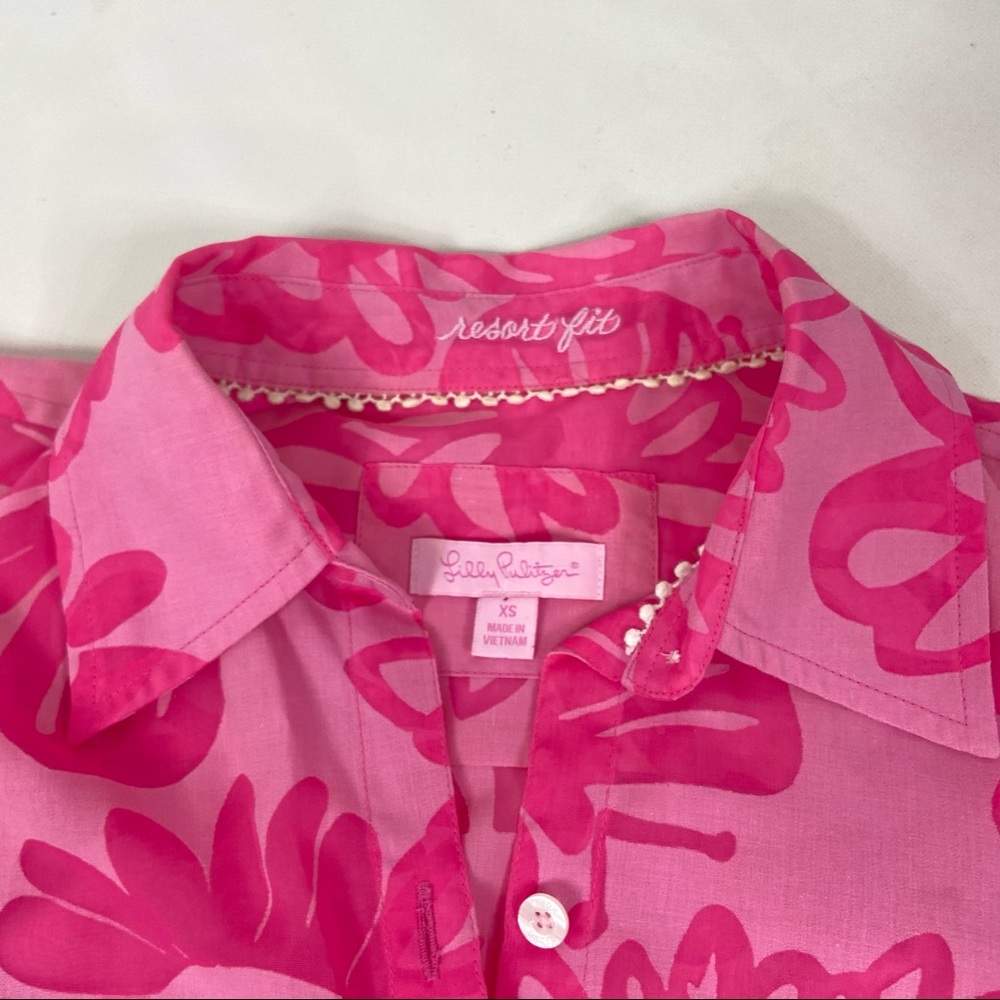 Lilly Pulitzer pink retro sheer floral collared top. XS - Picture 5 of 11
